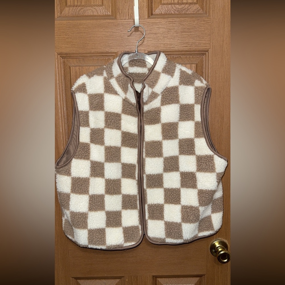Checkered cropped vest